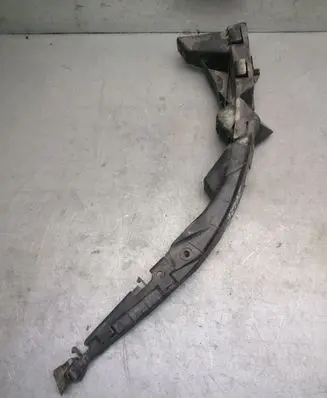 Volkswagen PASSAT B5 Front bumper mounting bracket 3B0807050C