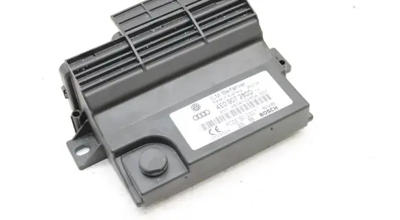Audi A8 S8 D3 4E Current control relay 4E0907280D