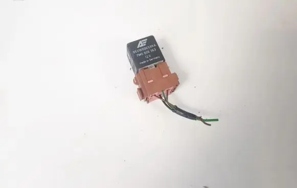 Volkswagen Sharan Other relay 898813000 95vw8b658ka
