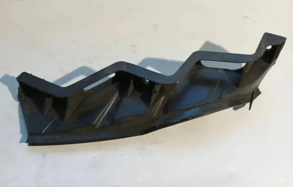 Volkswagen PASSAT B6 Front bumper mounting bracket 3C0807890