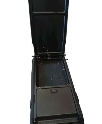Mercedes-Benz C W203 Rear seat armrest 