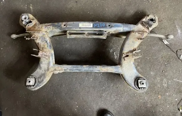 Mercedes-Benz CLS C218 X218 Rear subframe 2180200 2183500200 1315927
