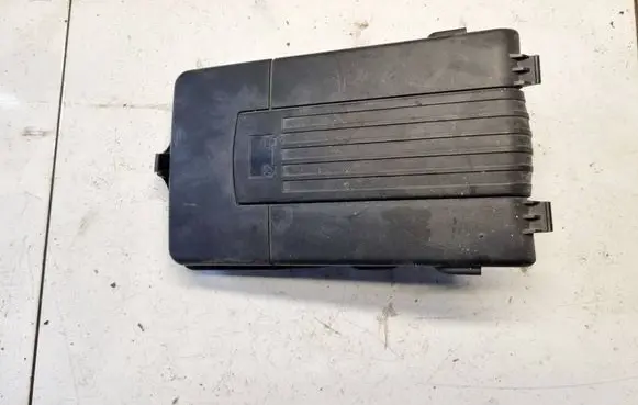 Skoda Octavia Mk2 (1Z) Battery box tray cover/lid 1K0915443A