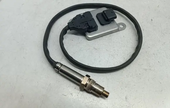 Mercedes-Benz C W205 Lambda probe sensor A0009058511 0009058511 A3C01067600609