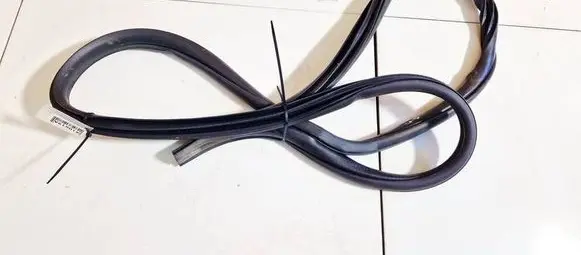 Mazda 2 Rubber seal rear door 