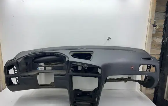 Volvo V70 Dashboard 9177707