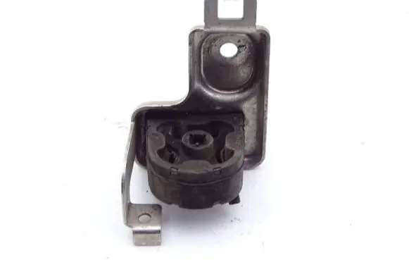 Maserati Quattroporte Muffler mount bracket/holder 670001530