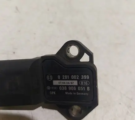 Volkswagen Golf IV Air pressure sensor 038906051B 0281002399