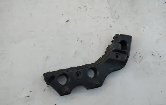 Volkswagen PASSAT CC Fender mounting bracket
