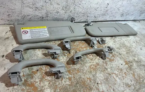 Volkswagen PASSAT B6 A set of handles for the ceiling 