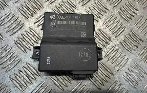 Audi Q5 SQ5 8R Gateway control module 8R0907468N