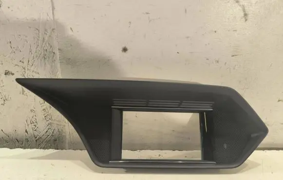 Mercedes-Benz E W212 Radio/GPS head unit trim A2126801236