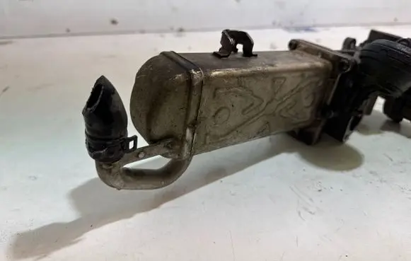 Volkswagen PASSAT B7 EGR valve 11725505