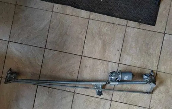 Opel Zafira B Front wiper linkage and motor 404976