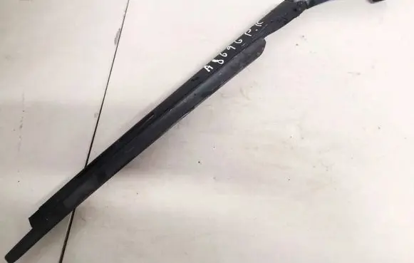 Subaru B9 Tribeca Front wiper blade arm