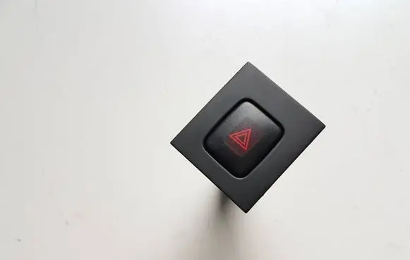 Volvo V70 Hazard light switch 9123685 15W454