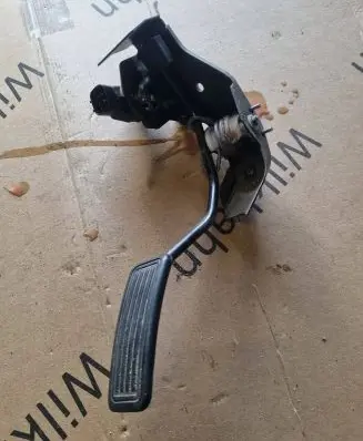 Toyota Corolla Verso E121 Accelerator throttle pedal