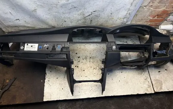 BMW 5 E60 E61 Dashboard 7131816