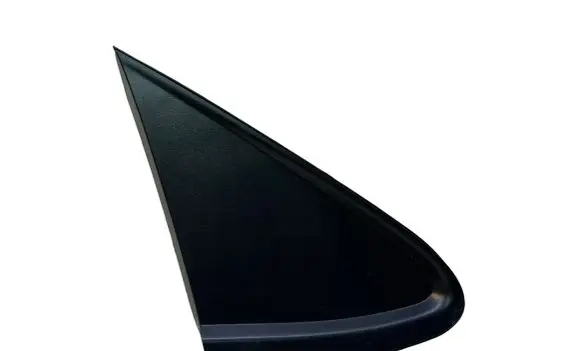 Fender trim (molding)