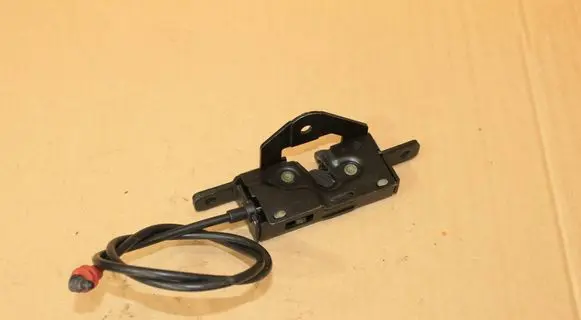 BMW X5 E53 Tailgate/trunk/boot lock/catch/latch 8408964