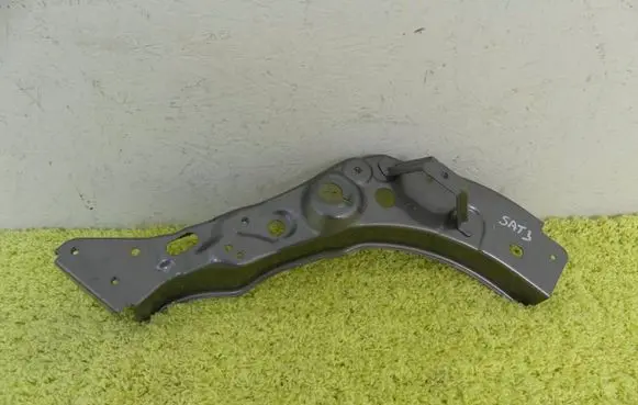 Mitsubishi Outlander Radiator support slam panel
