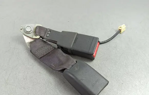 Subaru Outback (BS) Rear seatbelt buckle 1074451
