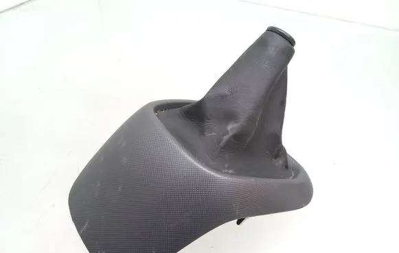 Hyundai i10 Gear shifter surround trim plastic 84651B4000