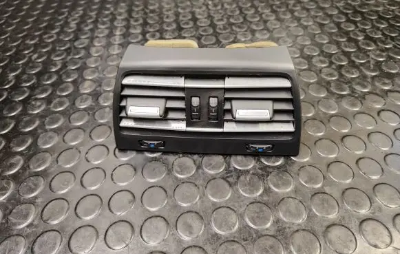 BMW 7 F01 F02 F03 F04 Rear air vent grill 9118249