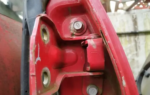 Rear door lower hinge