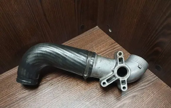 Volvo S60 Intercooler hose/pipe 08631538