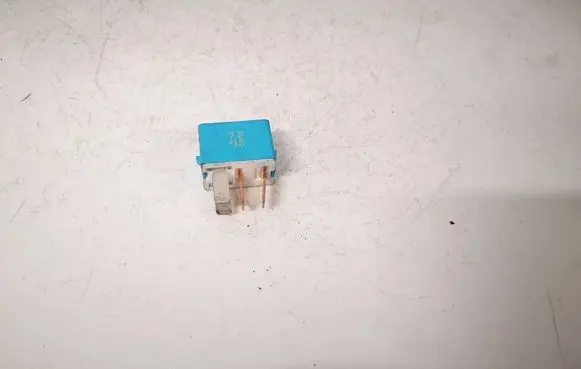 Toyota RAV 4 (XA20) Other relay 9098702027