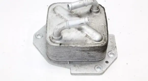 Mazda 6 Oil filter mounting bracket