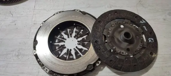 Nissan Qashqai Clutch set kit 301010007R