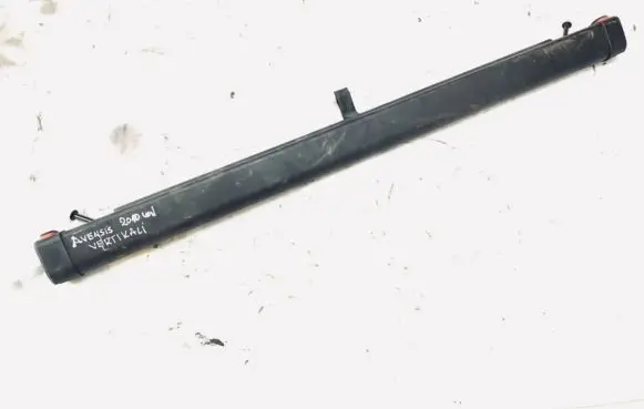 Toyota Avensis T270 Parcel shelf