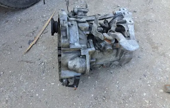 Volkswagen Jetta V Manual 6 speed gearbox 02S301211 JXP