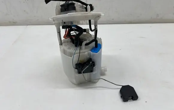 Mercedes-Benz C W205 In-tank fuel pump A2054704900