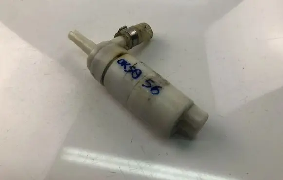 Volkswagen Polo III 6N 6N2 6NF Windscreen/windshield washer pump 1H0955681