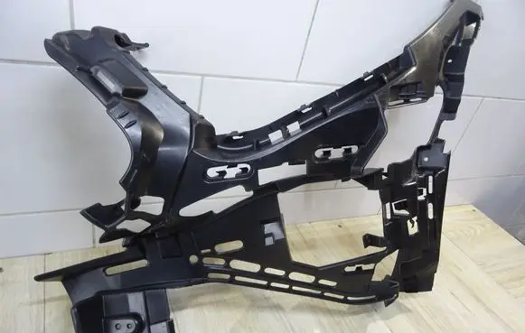 Mercedes-Benz CLS AMG C219 Front bumper lower grill A2578857503
