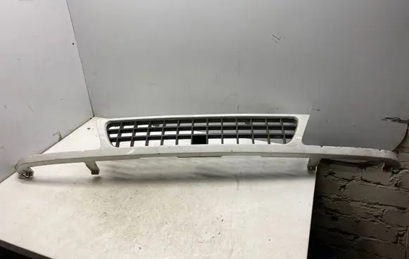 Opel Frontera A Front bumper upper radiator grill 91140007
