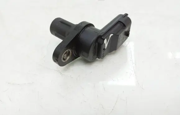 Volvo V70 Camshaft position sensor 8658726 120714 0232103063
