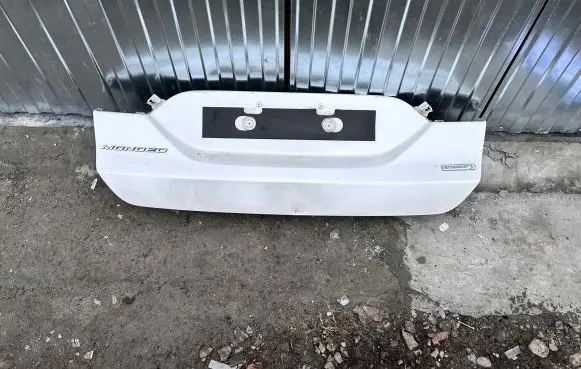 Ford Mondeo MK V Tailgate trim DS73F423A40CE