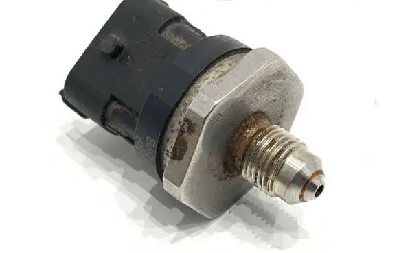 Ford Mondeo MK V Fuel pressure sensor 0261545039