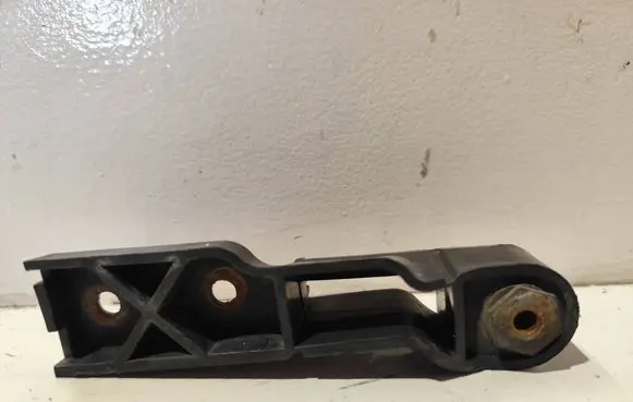 Audi A6 S6 C6 4F Front bumper mounting bracket 4F0807771