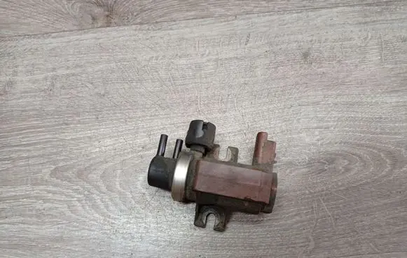Volvo V50 Turbo solenoid valve 70096602 9650098380