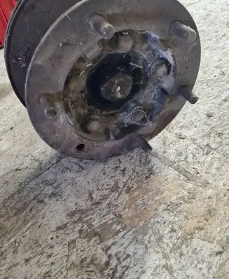 Mercedes-Benz Sprinter W901 W902 W903 W904 Front wheel hub