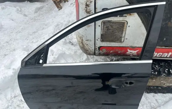 Volvo V70 Front door