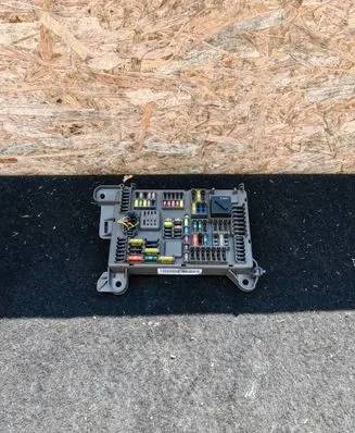 BMW X5 E70 Fuse module 693168703