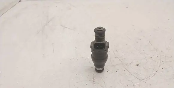 BMW 5 E39 Fuel injector 1747406