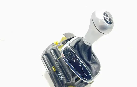 Mercedes-Benz C W203 Gear shifter/selector A2032678524