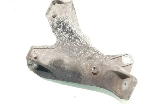 Audi A4 S4 B6 8E 8H Engine mounting bracket 8E0199308D